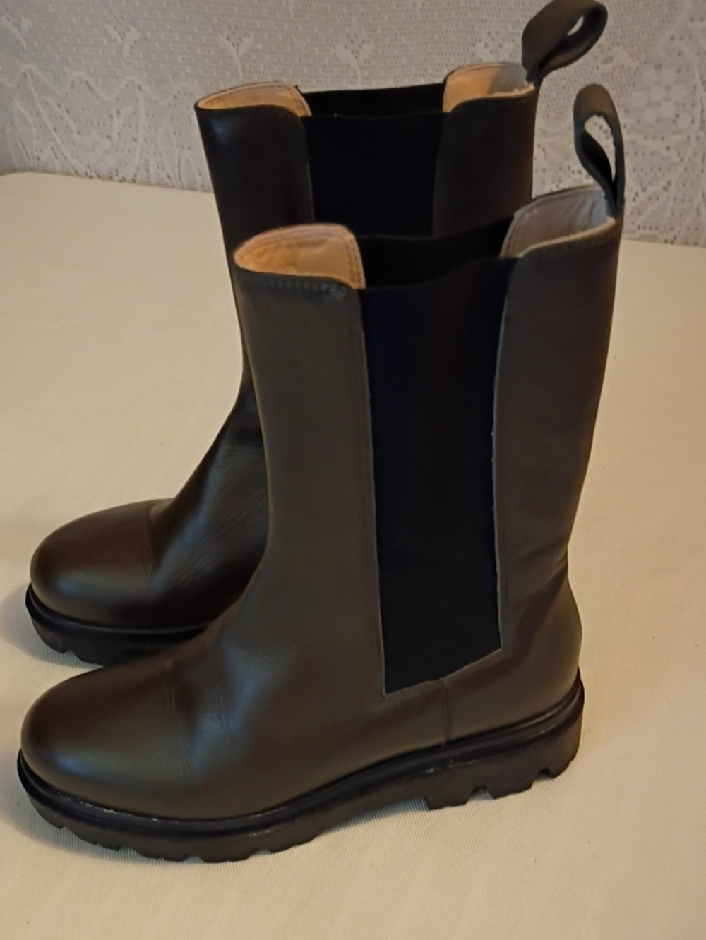 Banana Republic Boots 8